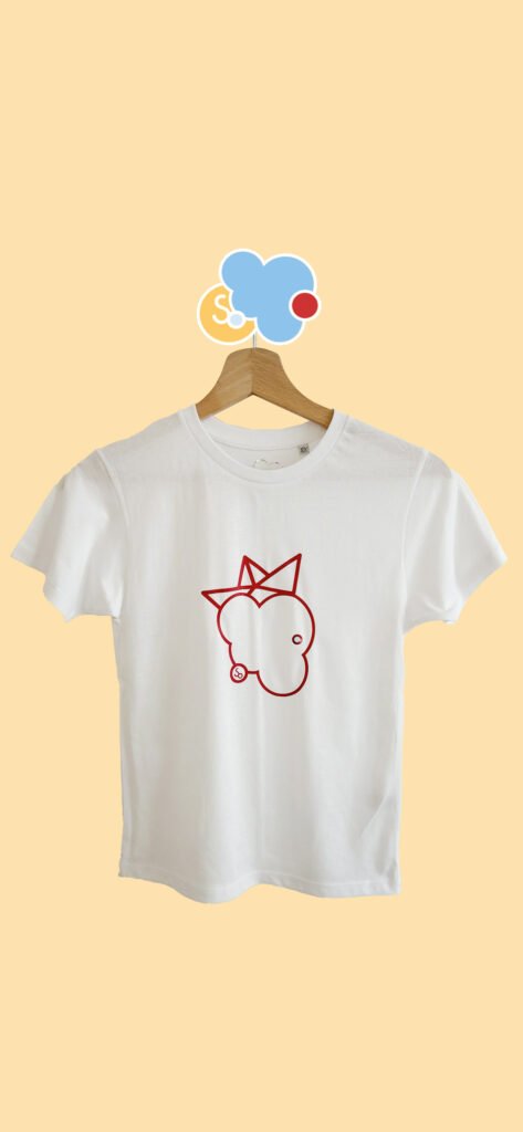 T-shirt Oh mon bateau blanc . 100% coton Bio. Fabrication artisanale. Chaque produit est unique. Retrouver tous les vêtements pour enfants sur SO-cloudies ❤️☁️❤️ remplis de gaieté et de couleurs✨🌈✨ Fabrication artisanale. T-shirt blanc.