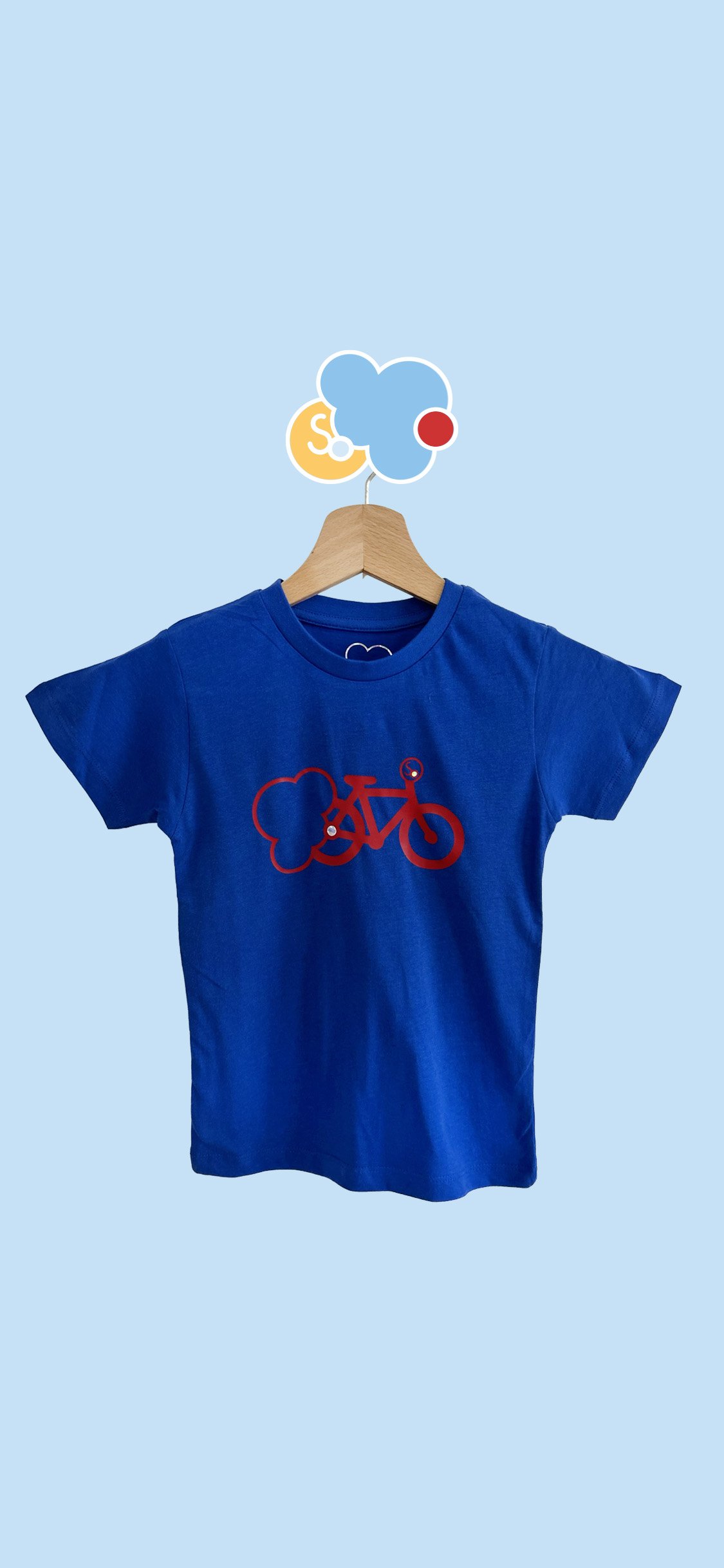 Retrouver tous les vêtements pour enfants sur SO-cloudies ❤️☁️❤️ remplis de gaieté et de couleurs✨🌈✨ Fabrication artisanale. T-shirt bleu.